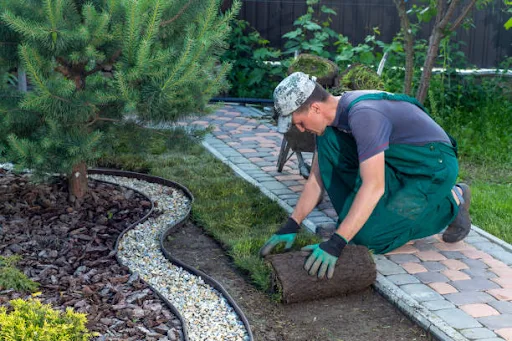 Community Landscaping Services: Enhancing Outdoor Spaces Together